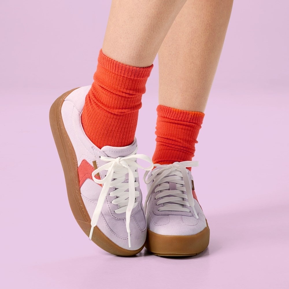 Dr. Scholl’s Women’s lavender Time Off Win lace sneakers